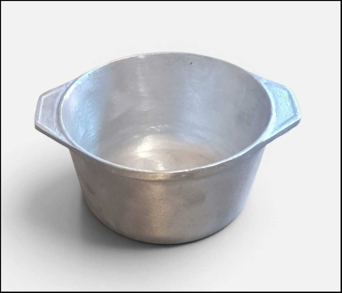 Hielera en Aluminio Fundido con Asas – 16,5 cm