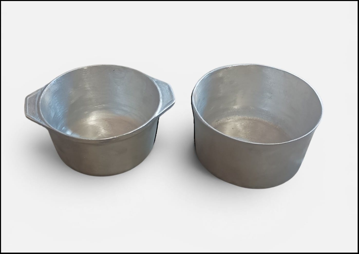 Hielera en Aluminio Fundido con Asas – 16,5 cm - Imagen 3